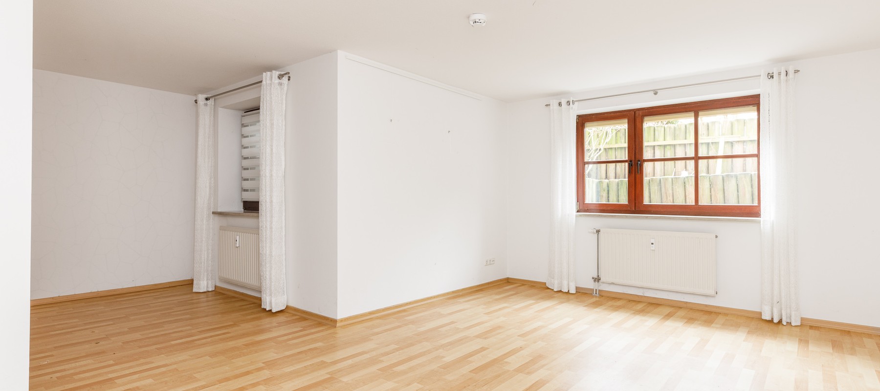 Lower ground floor with self-contained unit Lower ground floor with self-contained unit