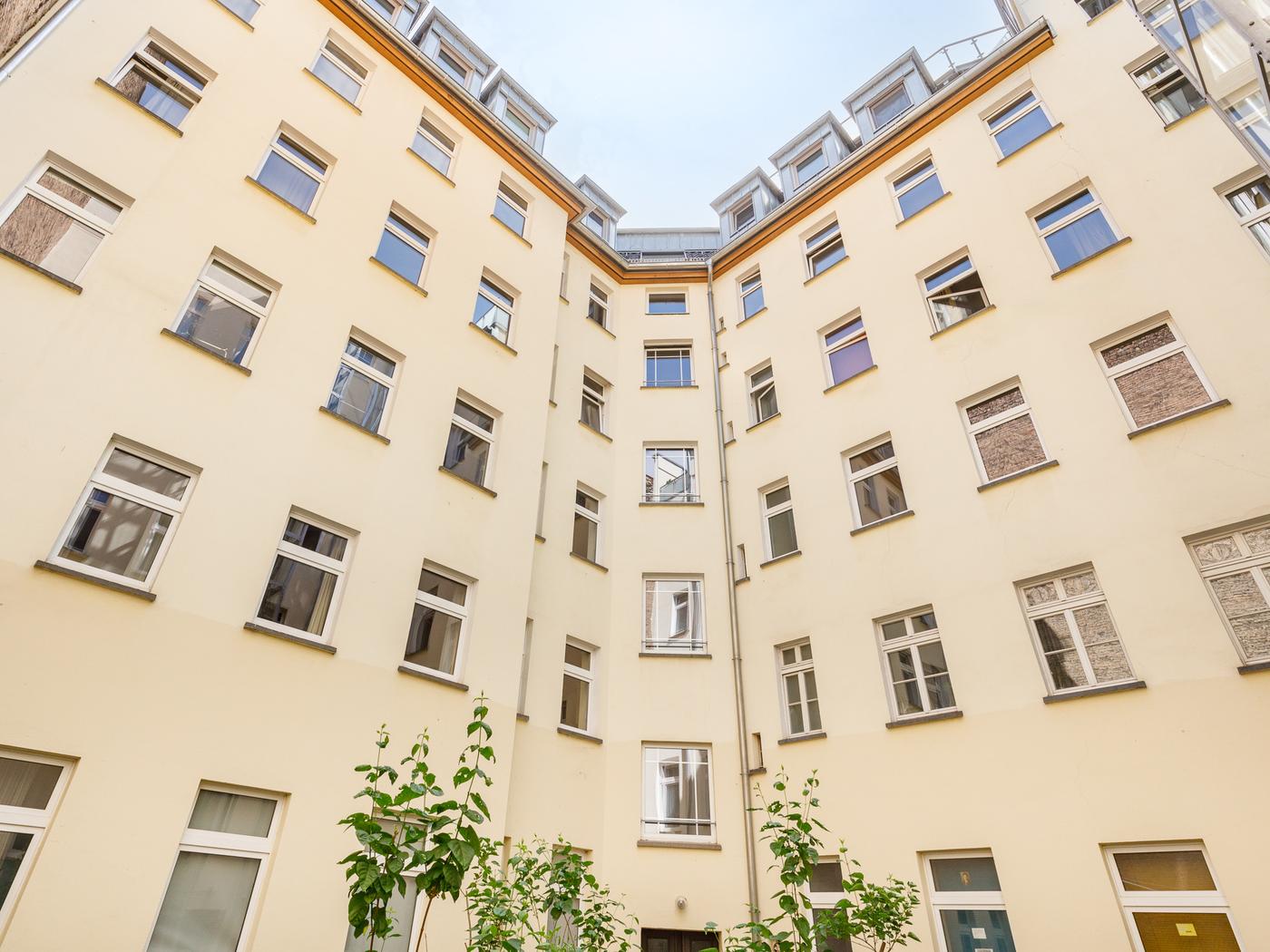 Innenhofansicht des Gebäudes Innenhofansicht des Gebäudes