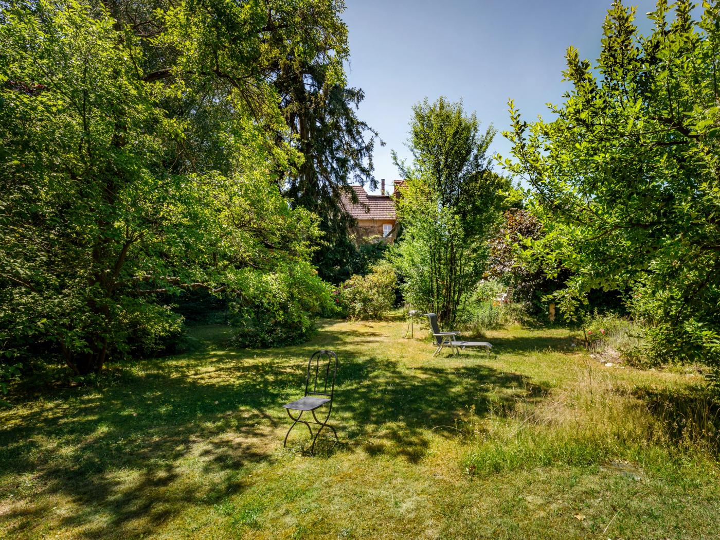 Blick vom Grundstück zum Haus  Blick vom Grundstück zum Haus