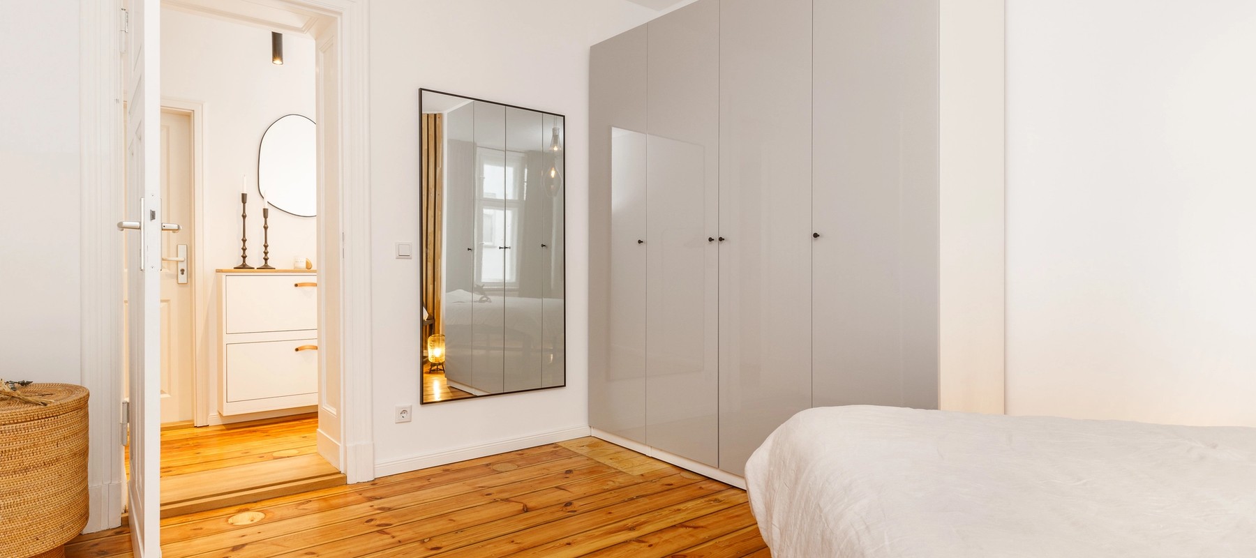 Schlafzimmer mit maßangefertigtem Einbauschrank Schlafzimmer mit maßangefertigtem Einbauschrank