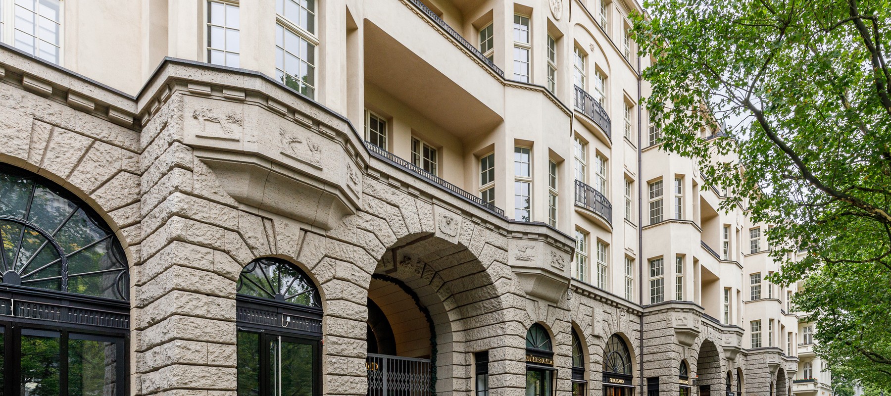Repräsentatives Mehrfamilienhaus am Kurfürstendamm Repräsentatives Mehrfamilienhaus am Kurfürstendamm