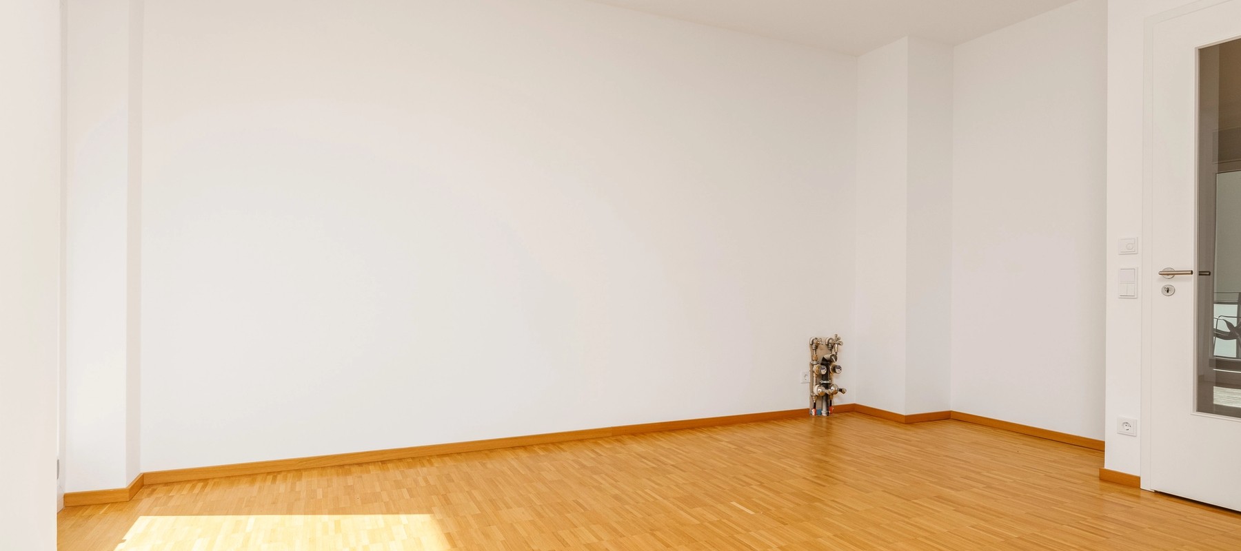 Küchenbereich mit Anschlüssen für Einbauküche Küchenbereich mit Anschlüssen für Einbauküche