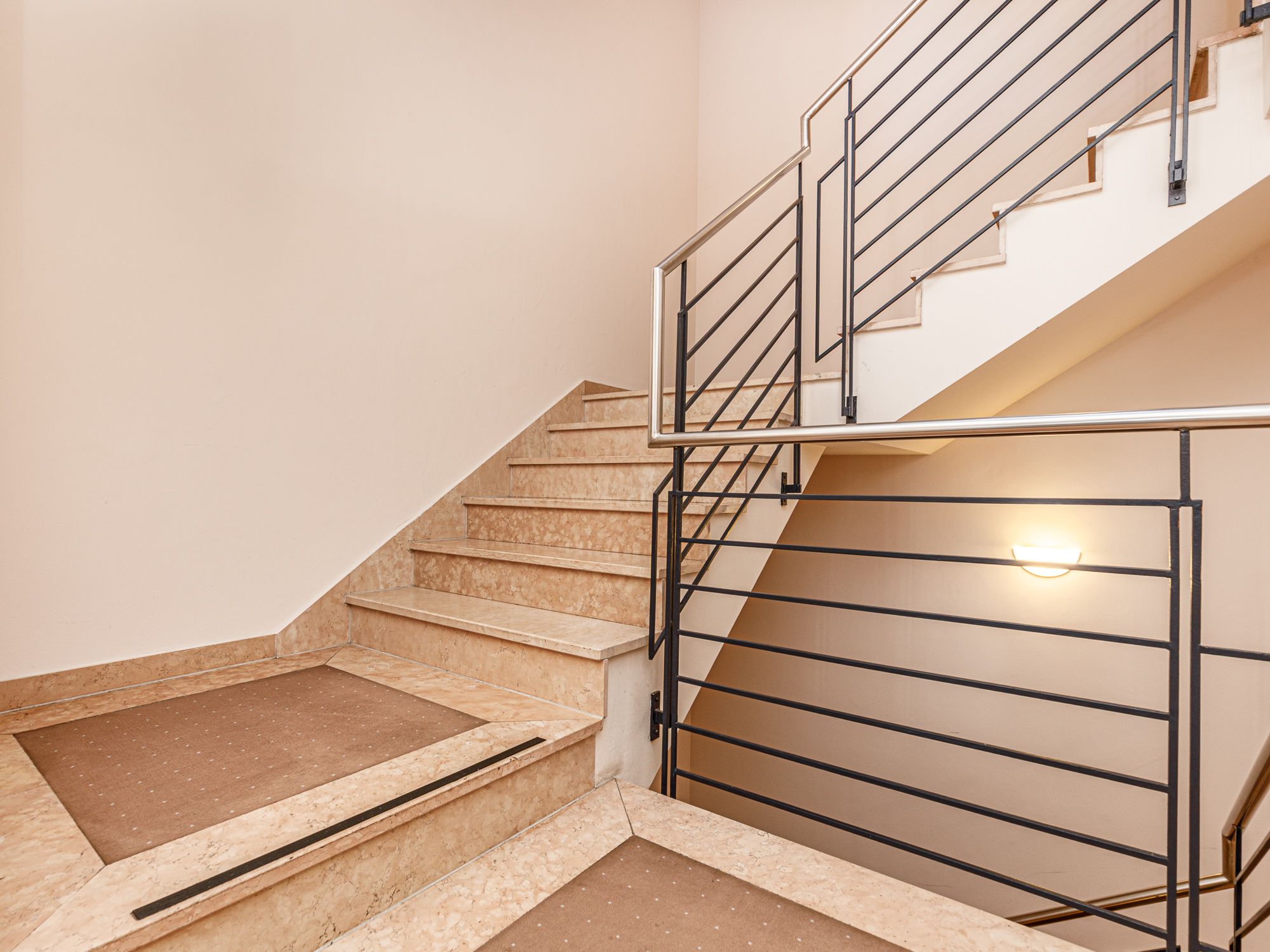 Well-maintained stairwell 