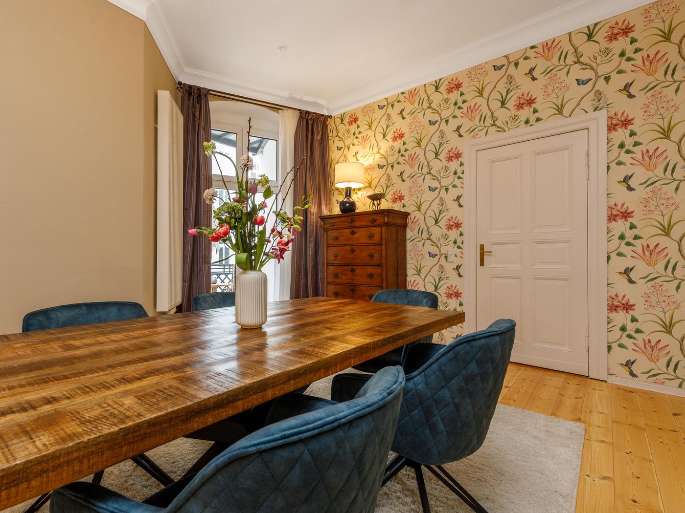 Stilvolles Esszimmer mit en suite Küche Stilvolles Esszimmer mit en suite Küche