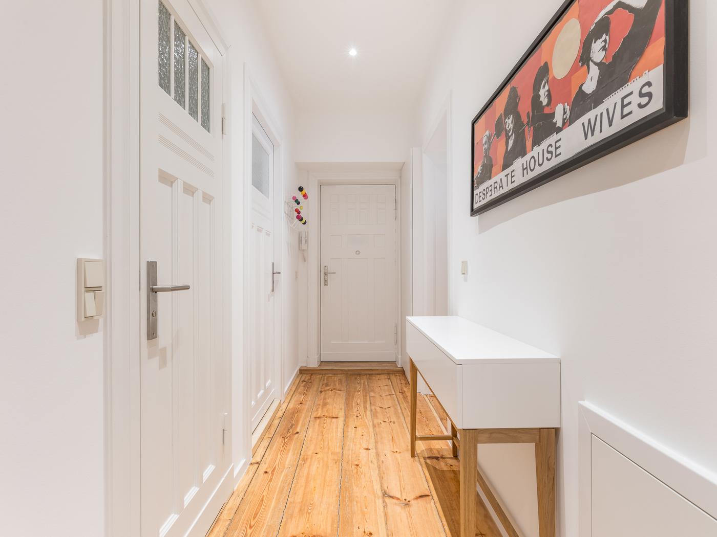 Charmanter Flurbereich mit viel Platz für Kunst Charmanter Flurbereich mit viel Platz für Kunst