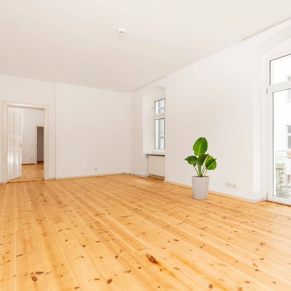Wohnzimmer Balkonfenster Tür Parkett