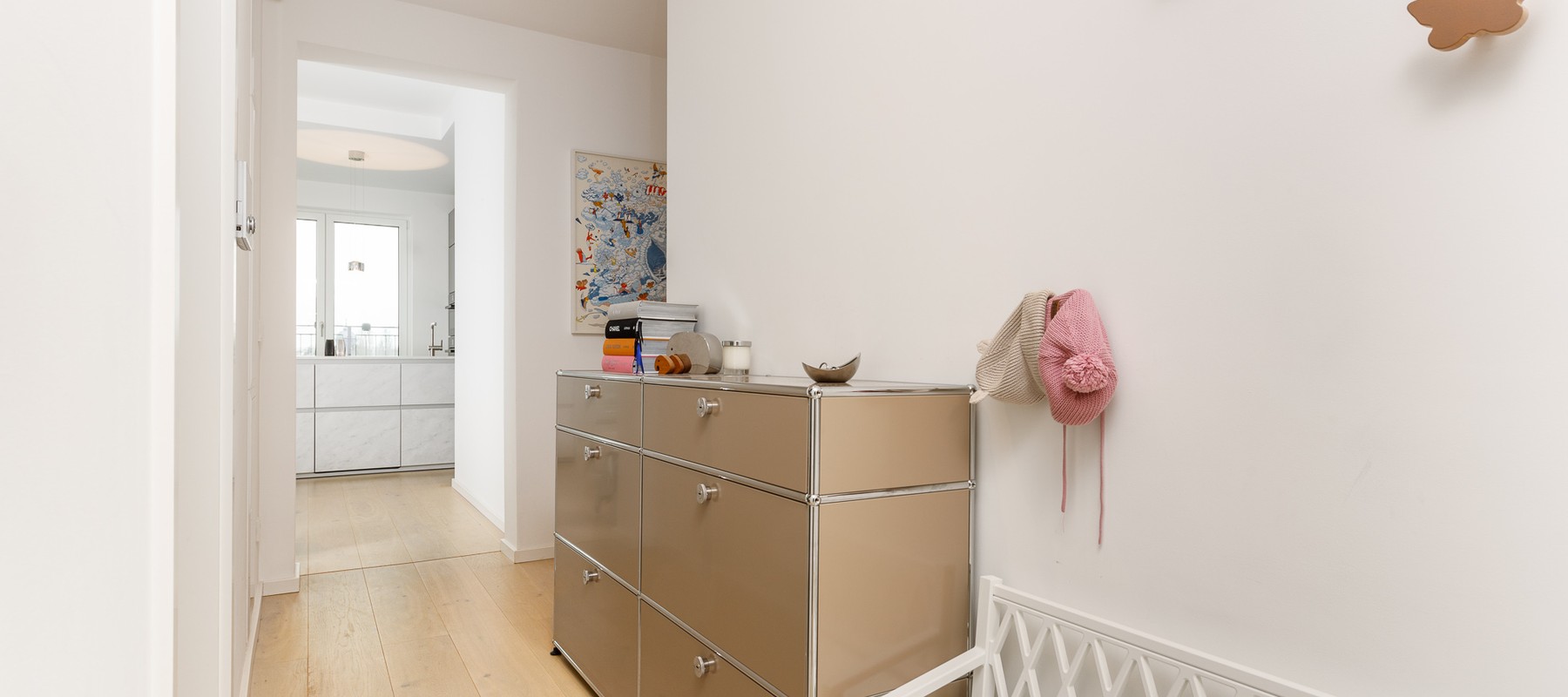 Großes Entrée mit Kleiderschrank Großes Entrée mit Kleiderschrank