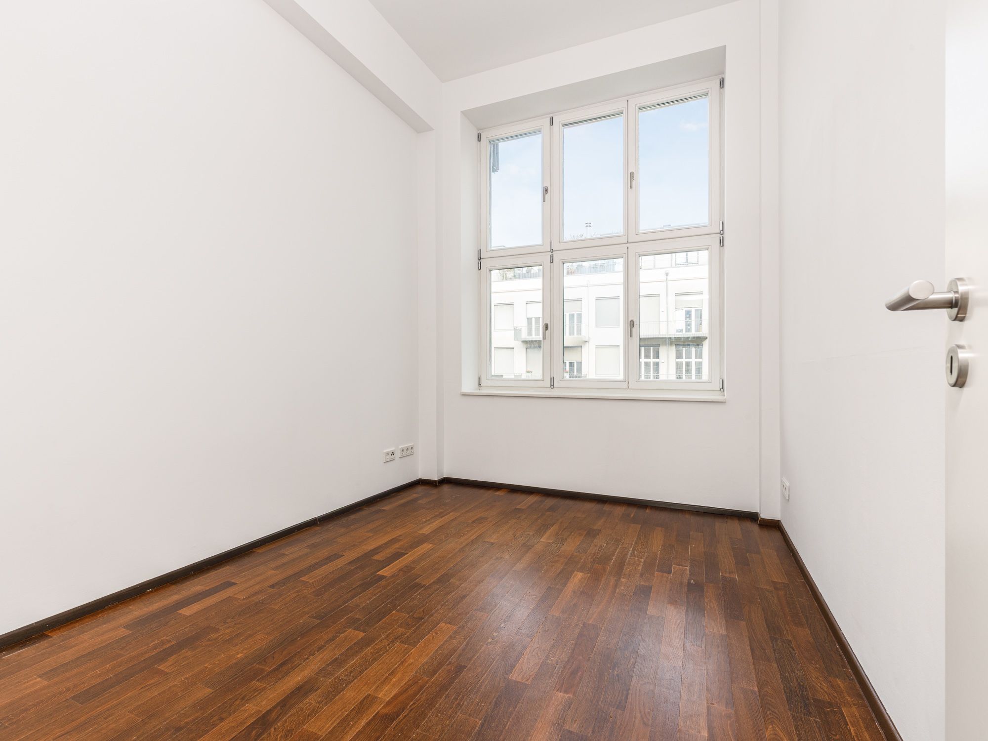Additional guest bedroom 