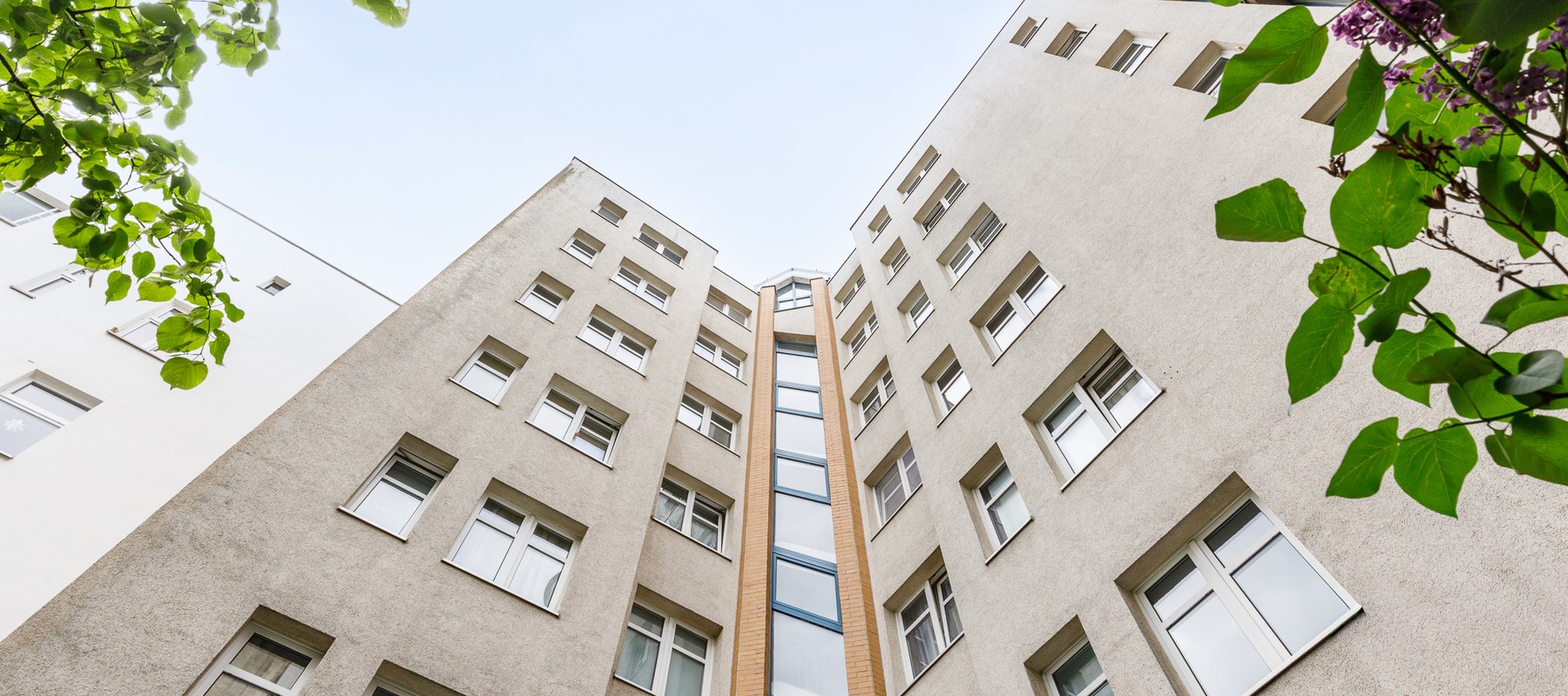 Mulit-apartment-house near Volkspark Humboldthain Mulit-apartment-house near Volkspark Humboldthain