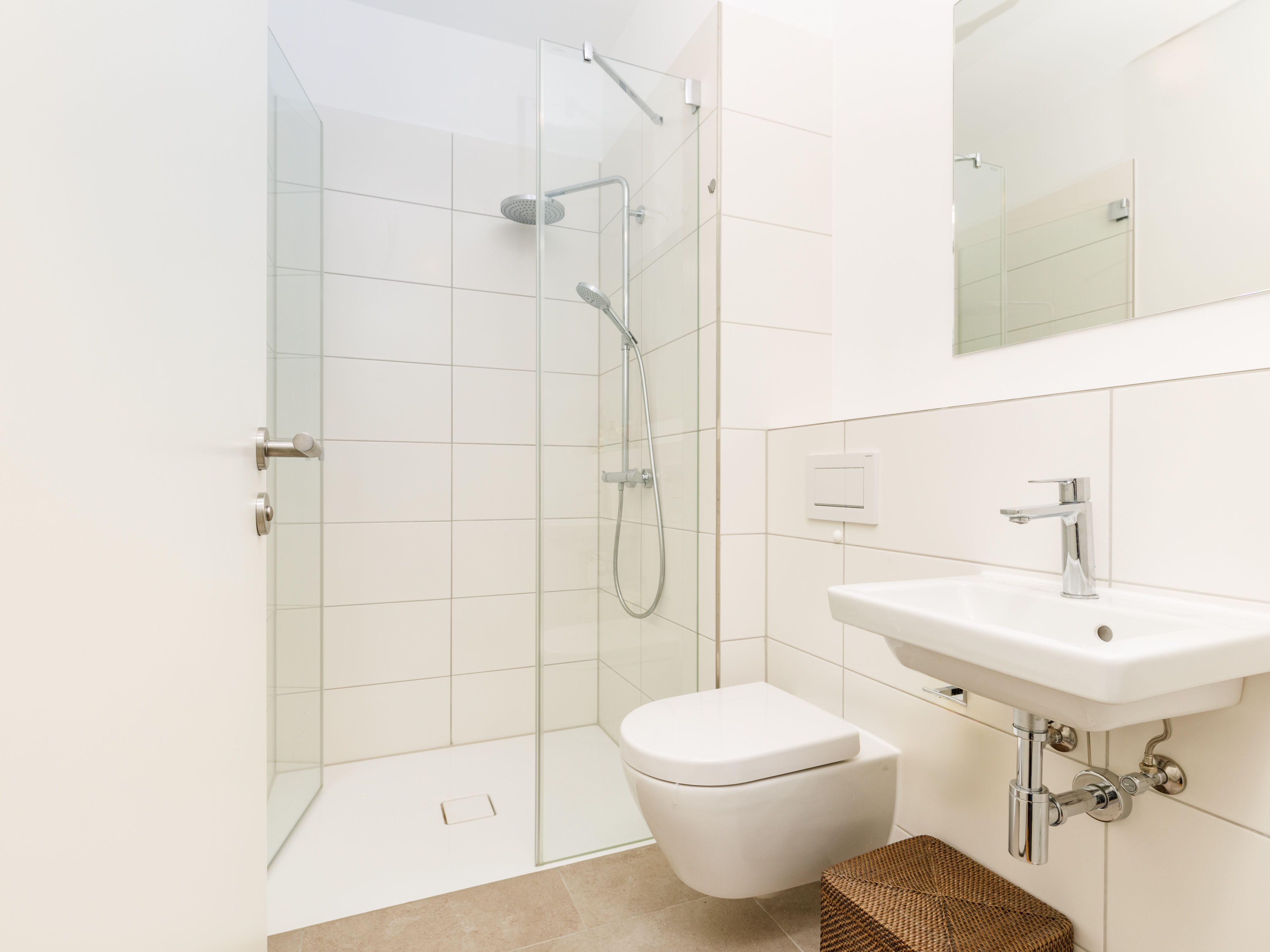 Innenliegendes Duschbad mit walk-in Rainshower 