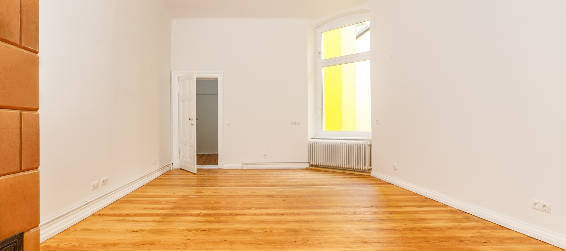 Wohnzimmer mit historischem Kachelofen Wohnzimmer mit historischem Kachelofen