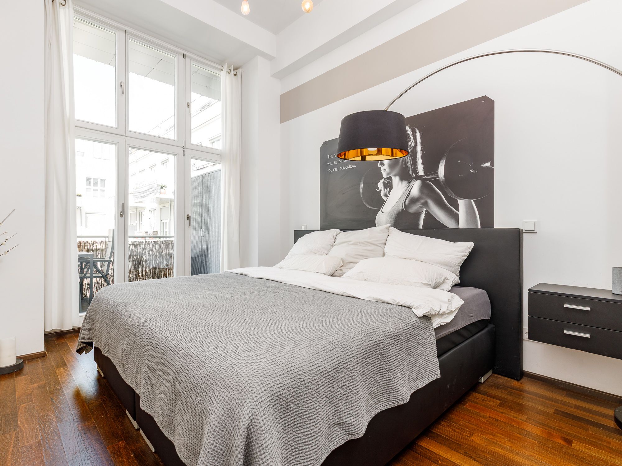 Hauptschlafzimmer zum ruhigen Innenhof 