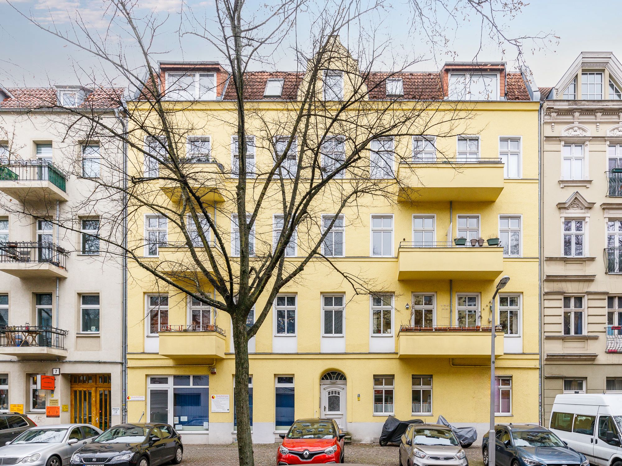 Schmucker Jugendstil-Altbau mit gepflegter Fassade 