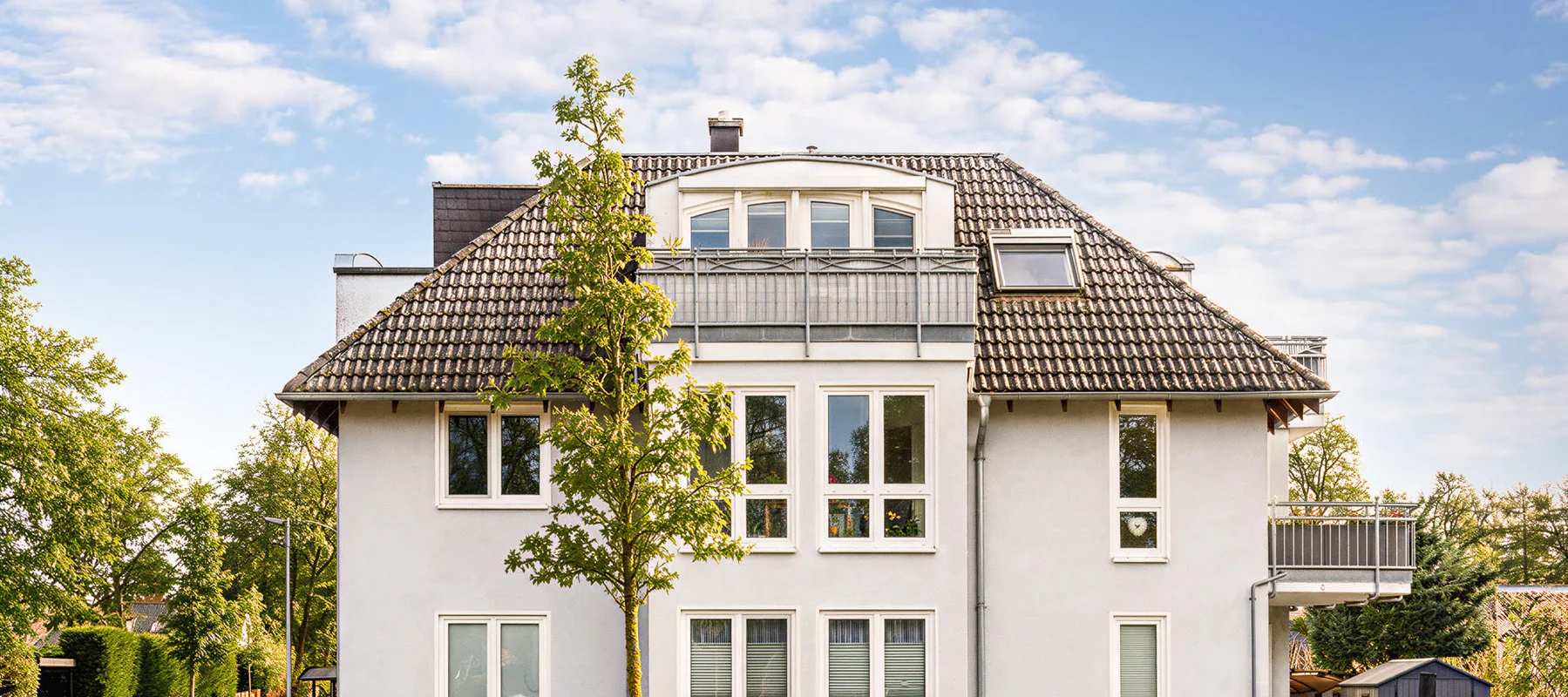 A Modern Top Floor Apartment with Three Terraces and Parking near Strandbad Müggelsee