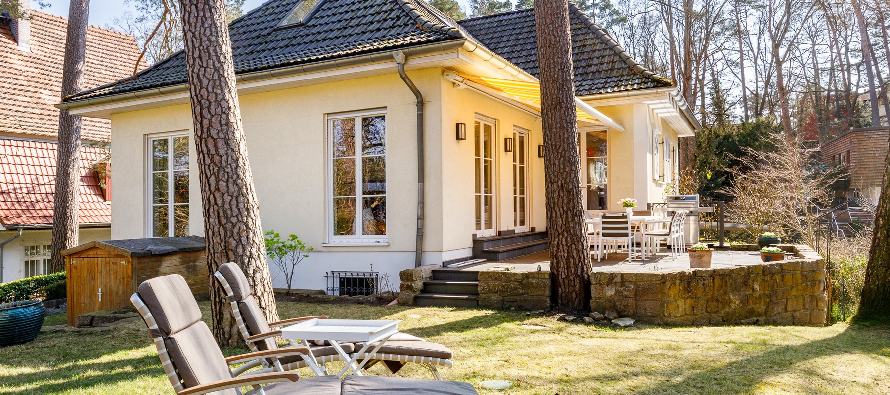 Idyllic garden with plenty of space Idyllic garden with plenty of space