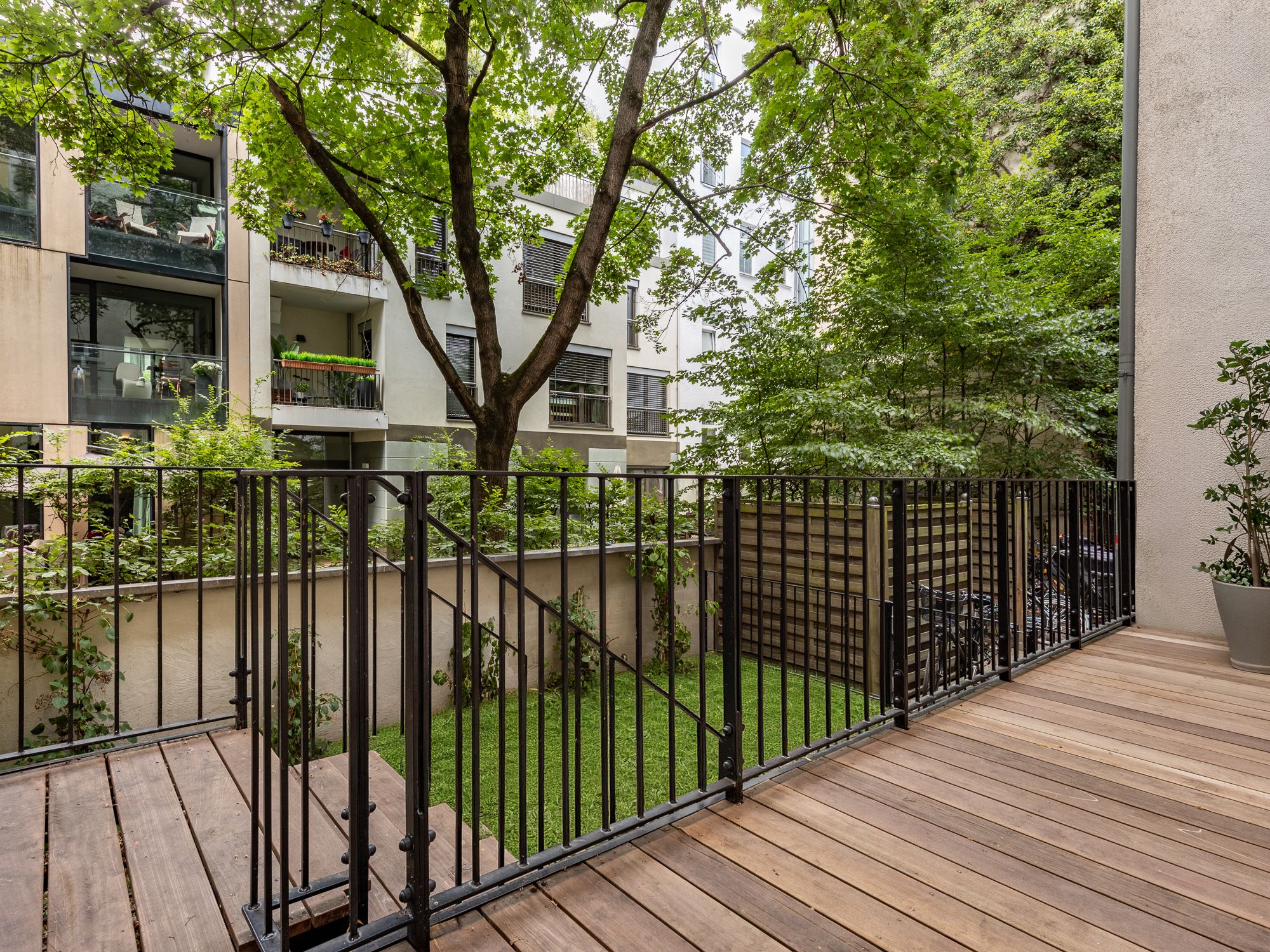Charming and quite garden terrace 