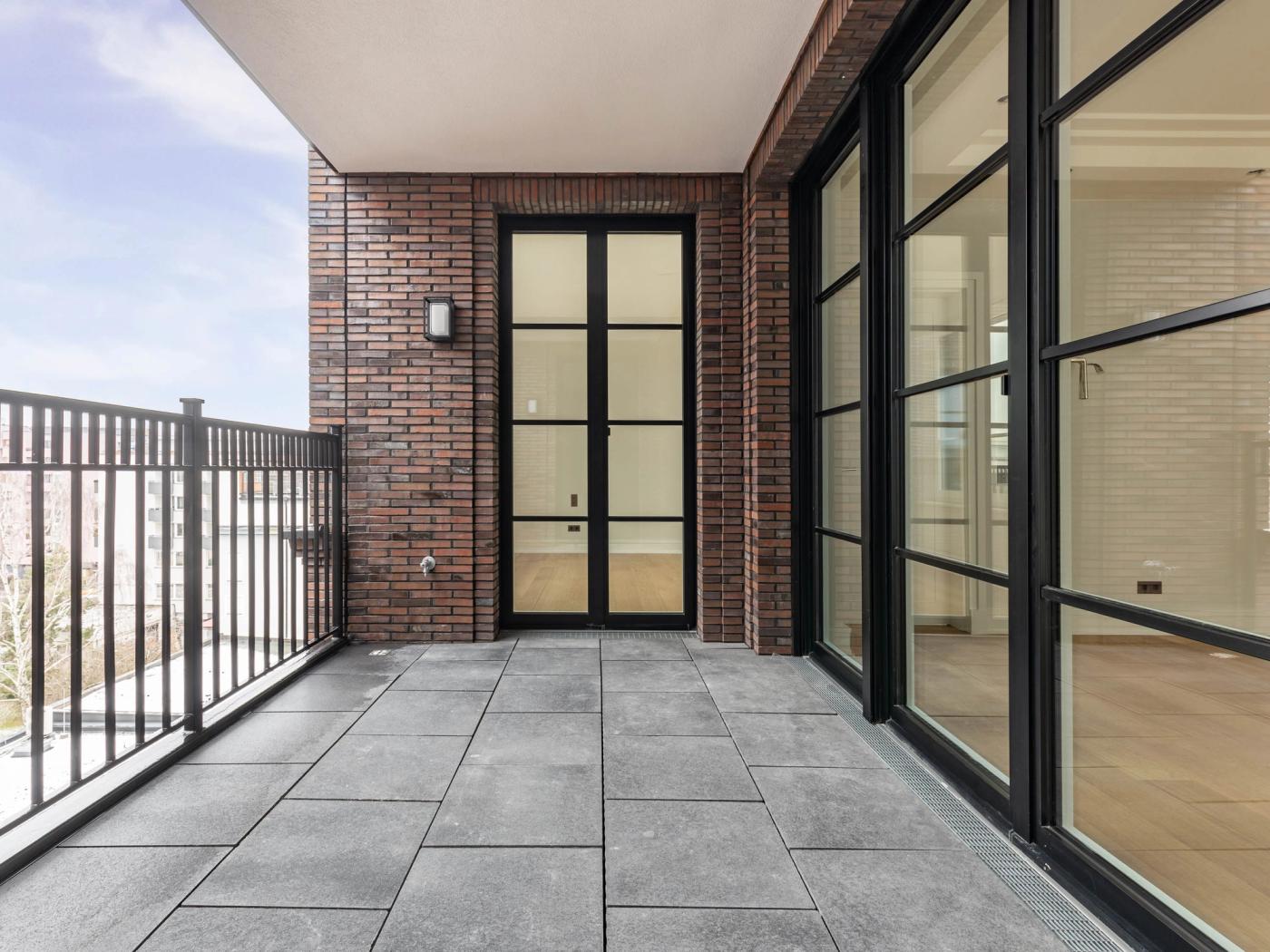 Großzügige West-Loggia mit Grünblick Großzügige West-Loggia mit Grünblick