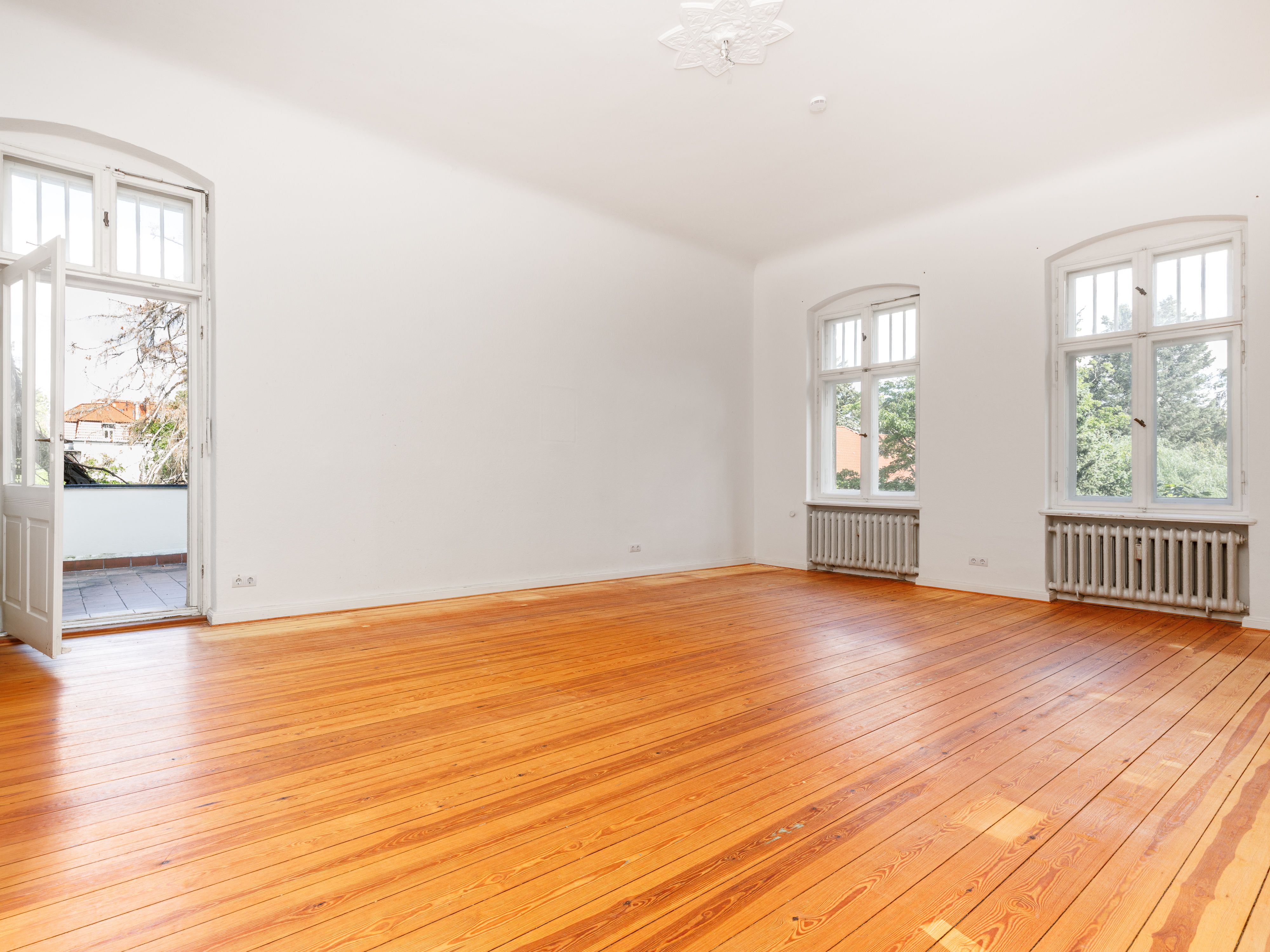 Herrliches Wohnzimmer mit Terrassenzugang