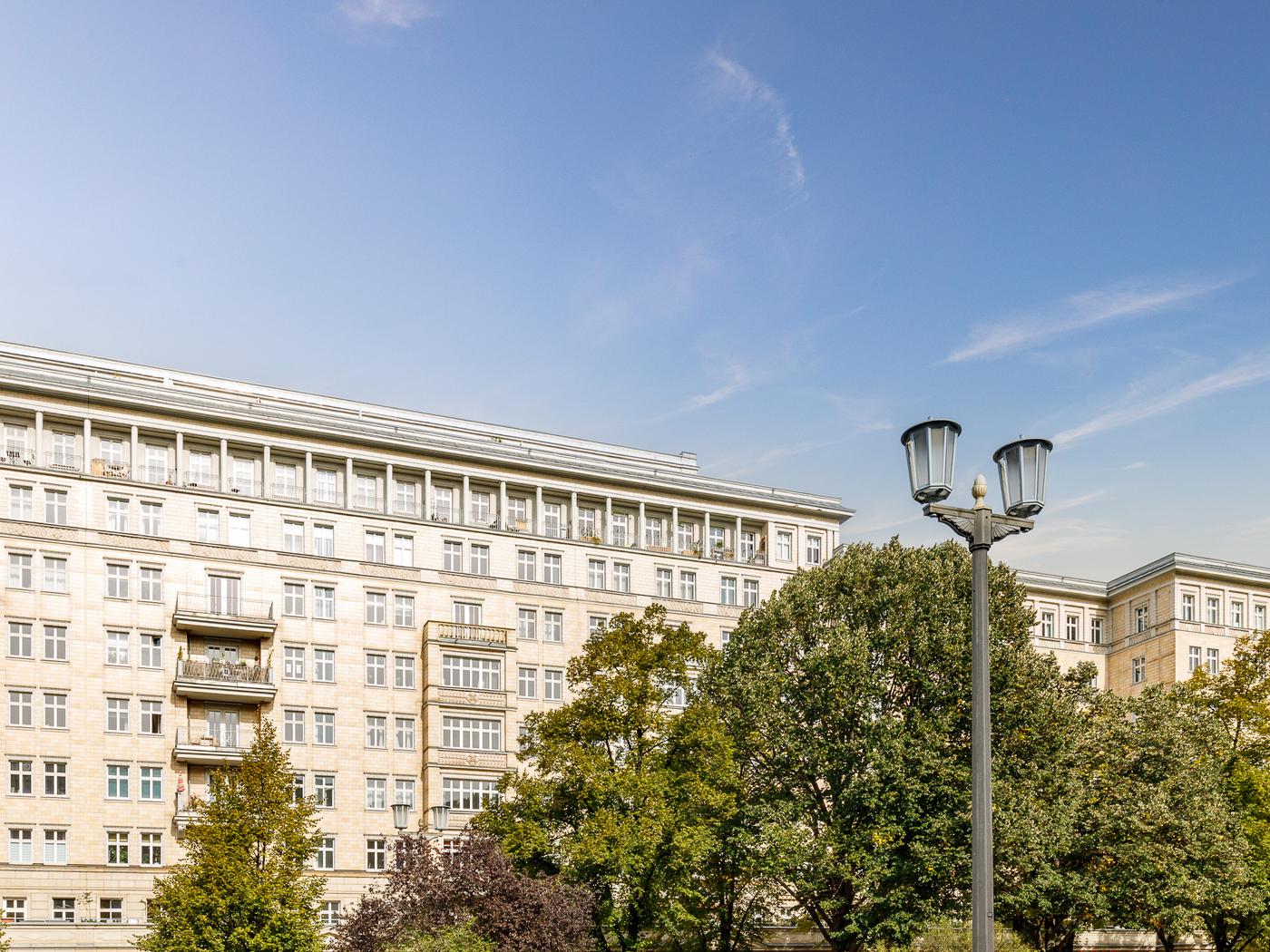 Denkmalgeschützte Wohnung mit stilvoller Möblierung fußläufig zum Frankfurter Tor