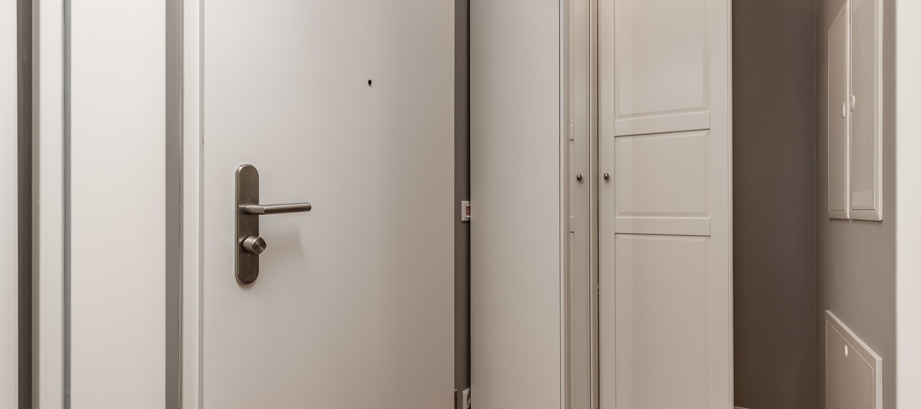 Entrance area with cloakroom Entrance area with cloakroom