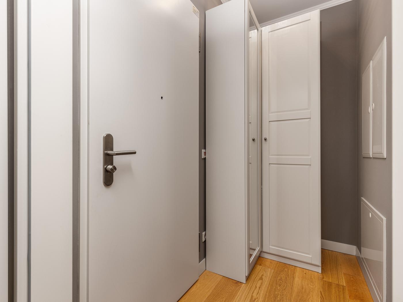 Eingangsbereich mit Garderobe Eingangsbereich mit Garderobe