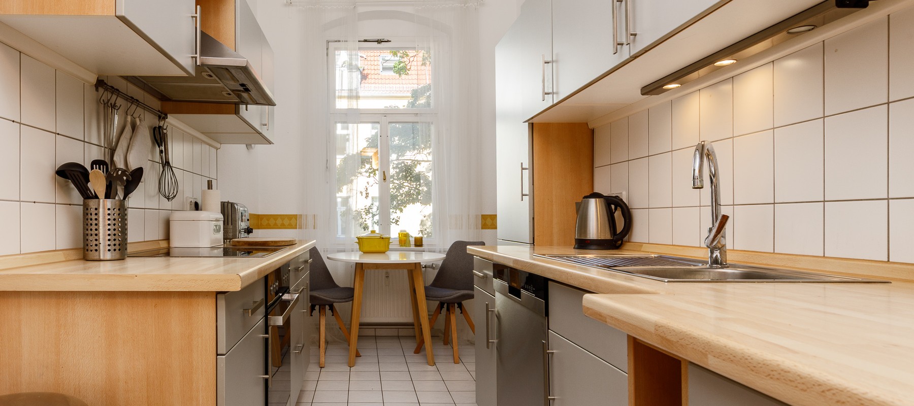 Separate Fully Fitted Kitchen Separate Fully Fitted Kitchen