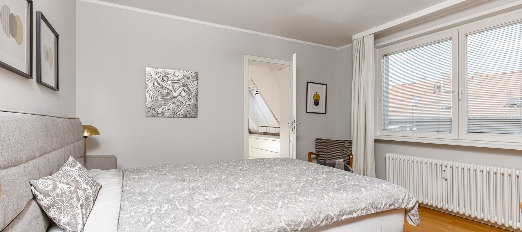 Hauptschlafzimmer mit Ankleidebereich Hauptschlafzimmer mit Ankleidebereich