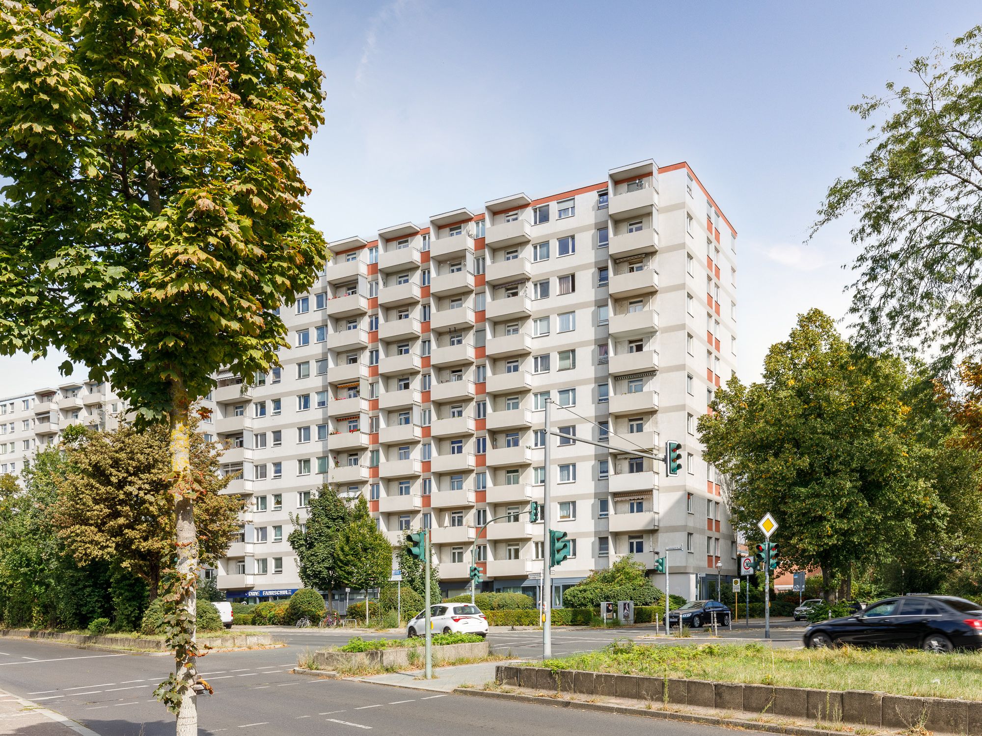 Gepflegtes Mehrfamilienhaus im Hansaviertel 
