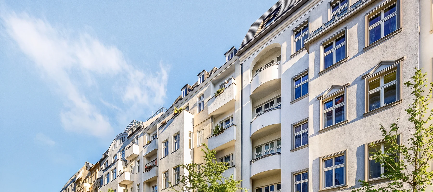 Charming Period Apartment with Historic Details and Balcony within Walking Distance of Lietzensee