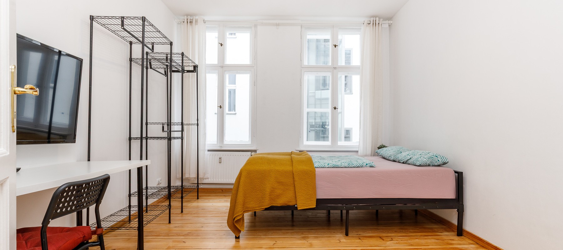 Schlafzimmer zum ruhigen Innenhof Schlafzimmer zum ruhigen Innenhof