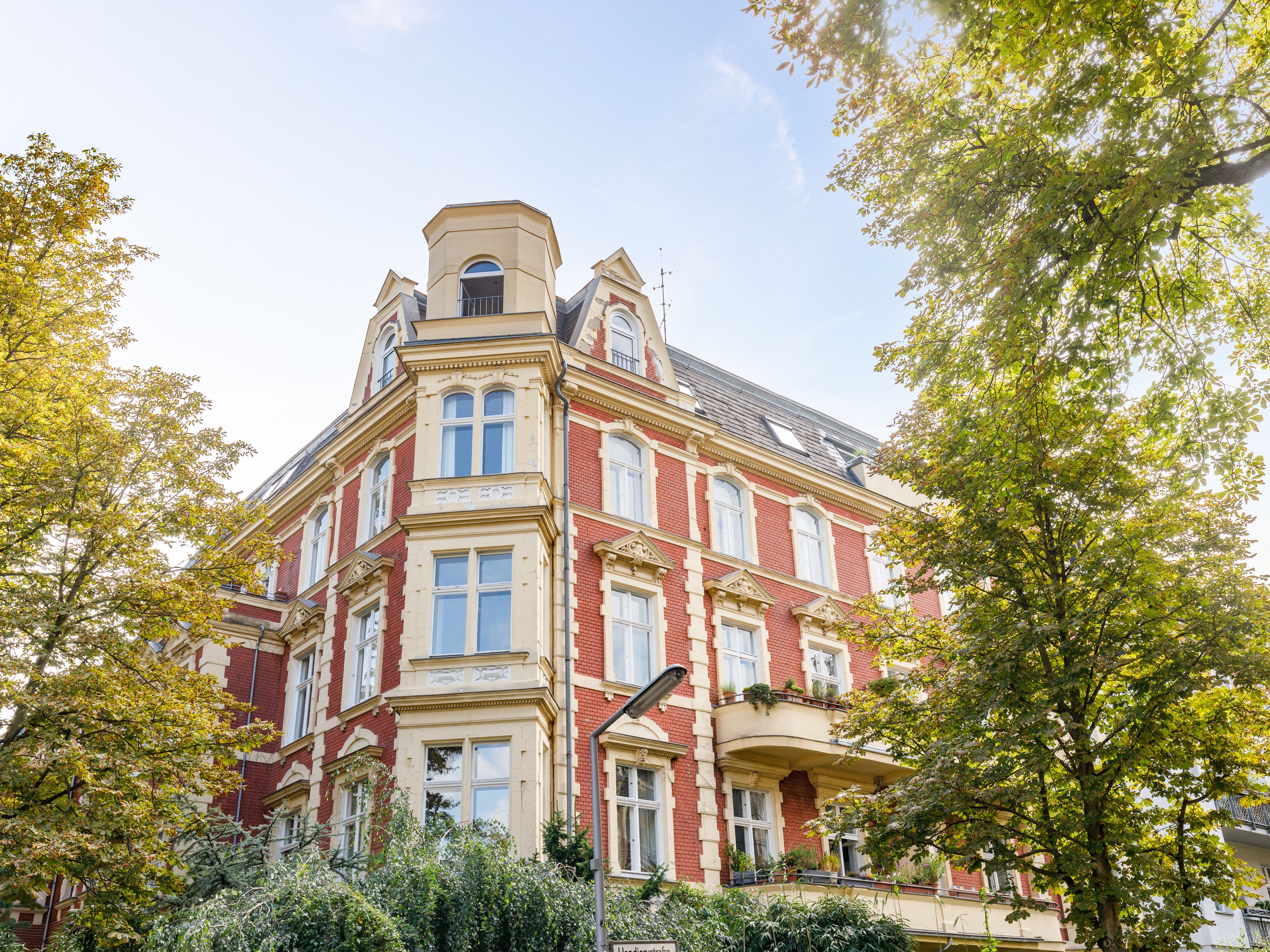 Wunderschönes Backstein-Gebäude 