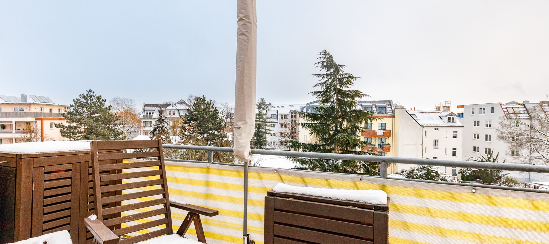 Große Terrasse zum ruhogen Innenhof Große Terrasse zum ruhogen Innenhof