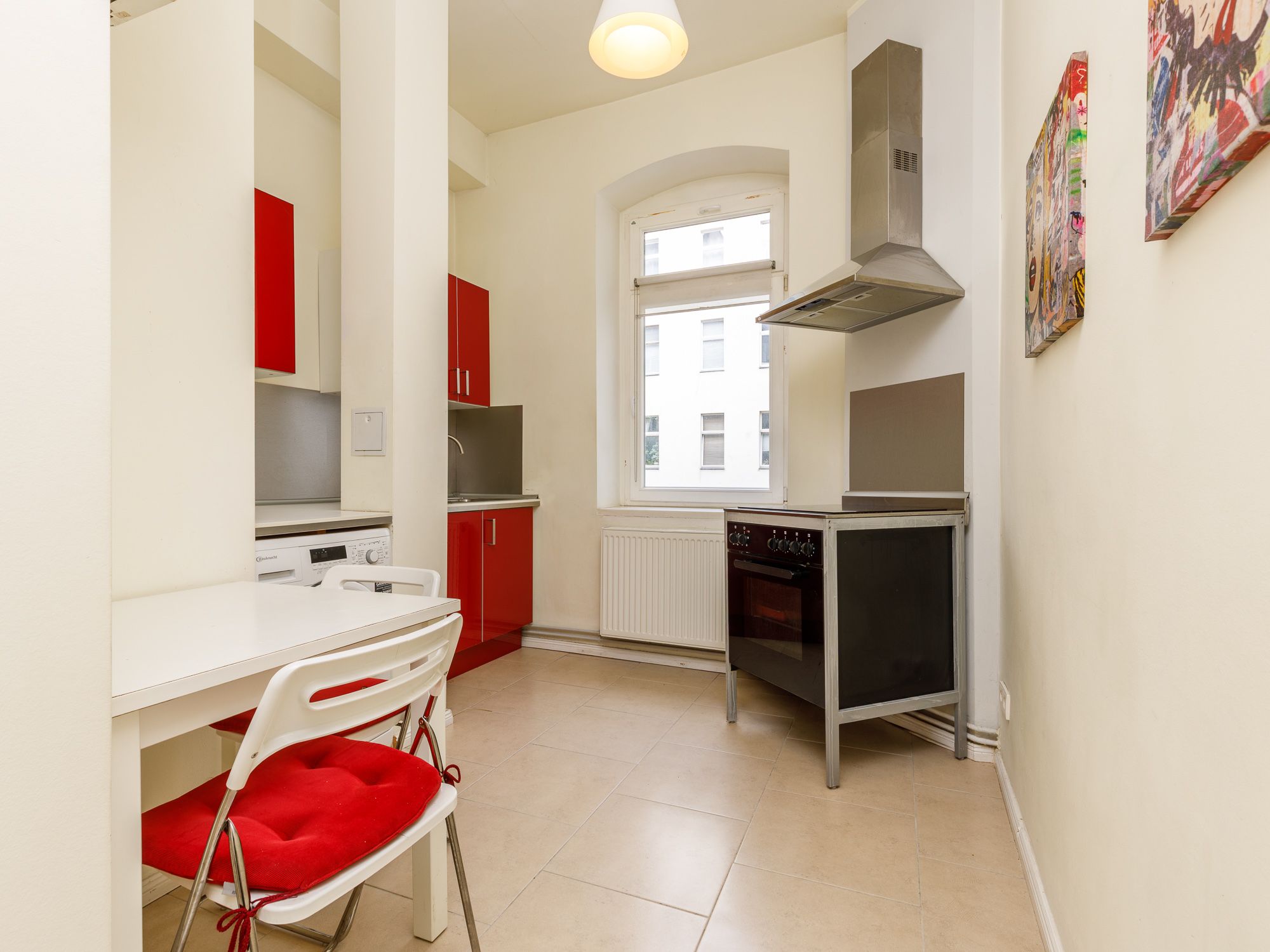 Kitchen with integrated appliances