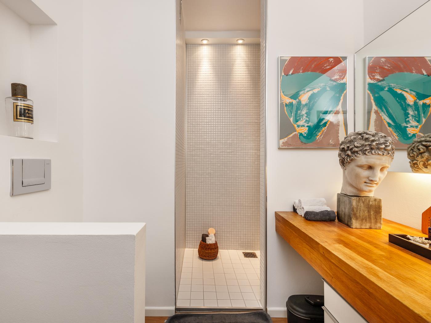 Hochwertiges Duschbad mit walk-in Rainshower Hochwertiges Duschbad mit walk-in Rainshower