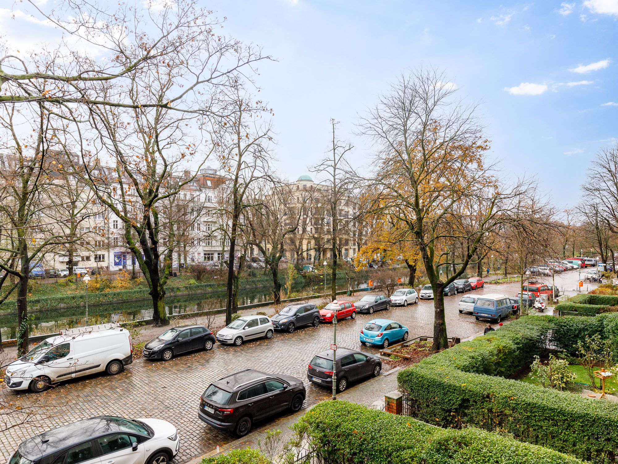 Ausblick von der Wohnung auf das Paul-Lincke-Ufer