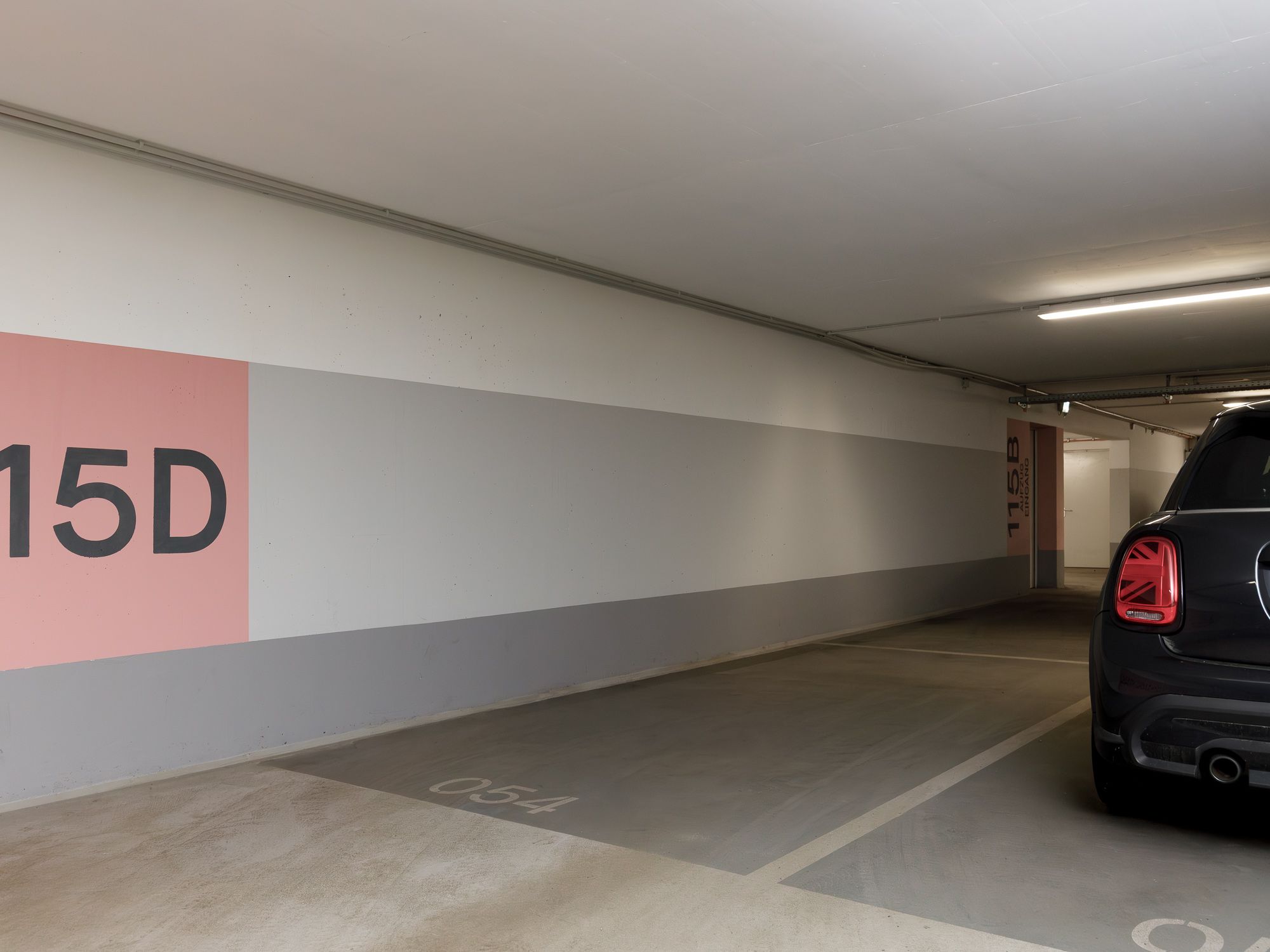 Tiefgaragenstellplatz mit Platz für Wallbox 