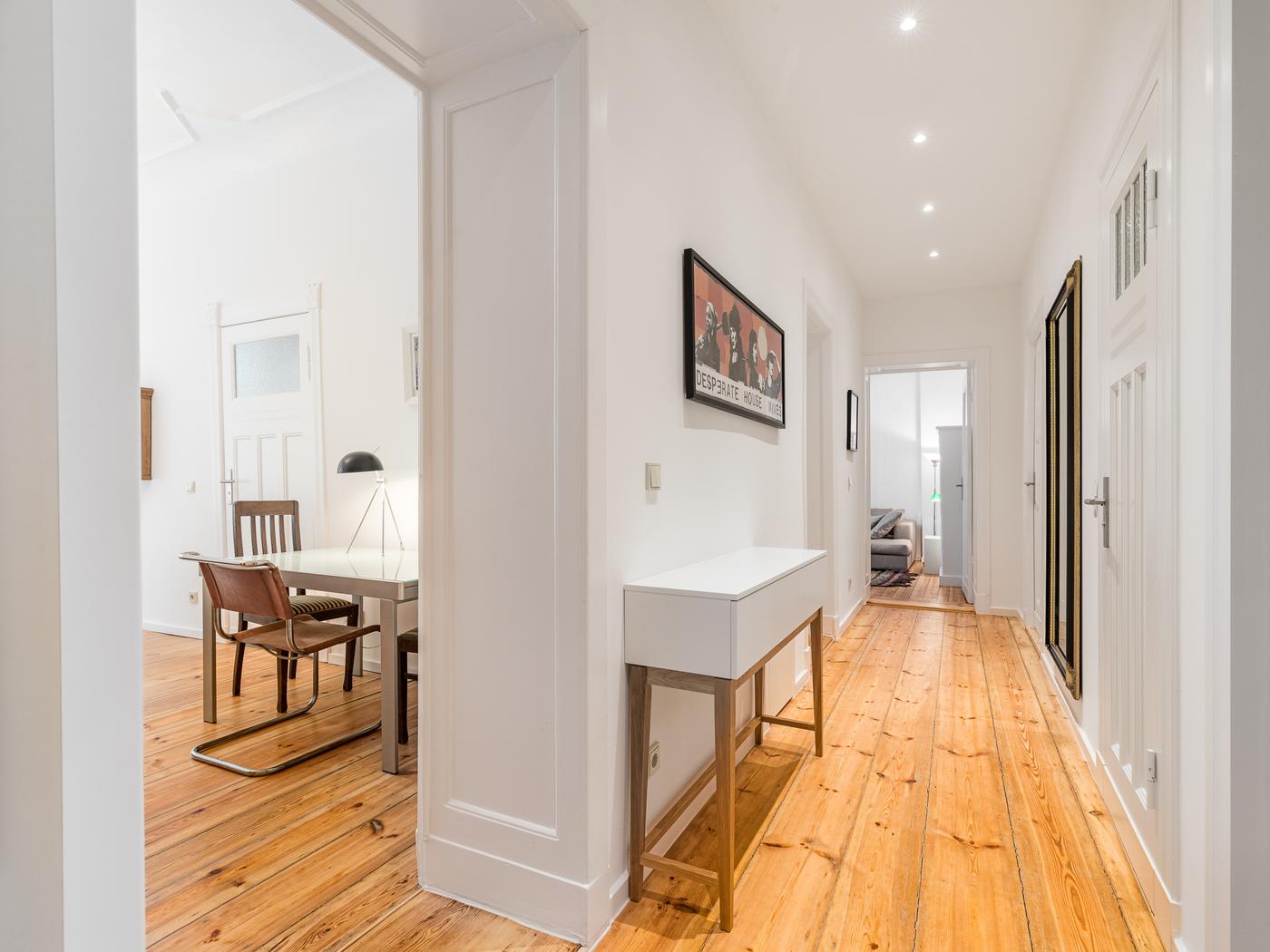 Sanierte Wohnung mit herrlichem Altbau-Charme  Sanierte Wohnung mit herrlichem Altbau-Charme