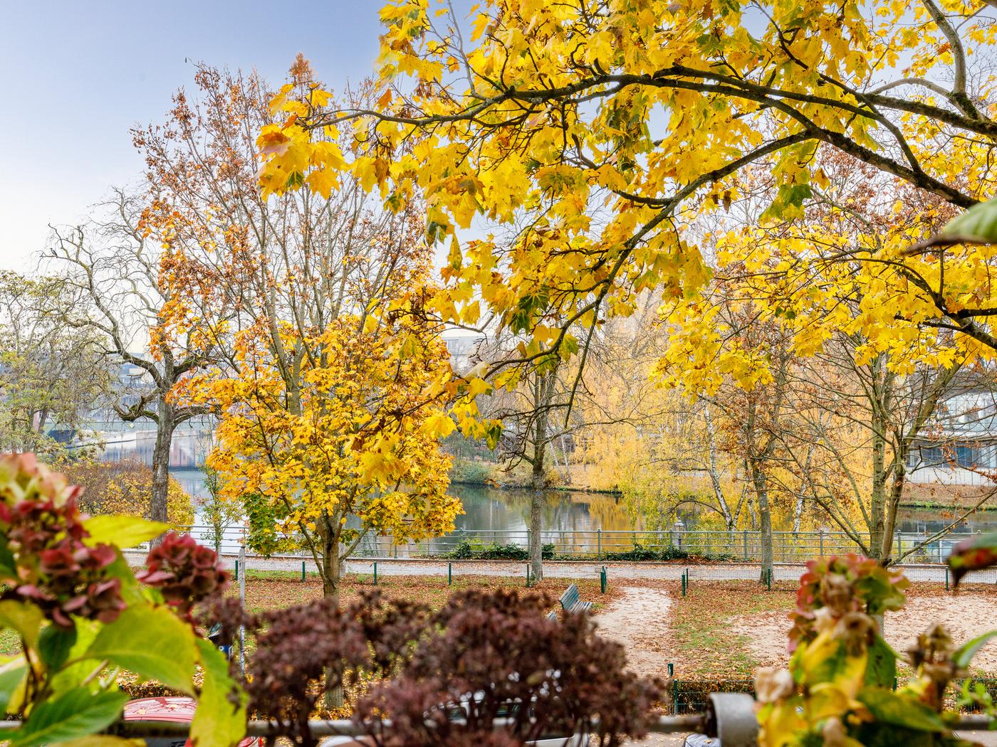 Bick vom Balkon auf das Spreeufer Bick vom Balkon auf das Spreeufer