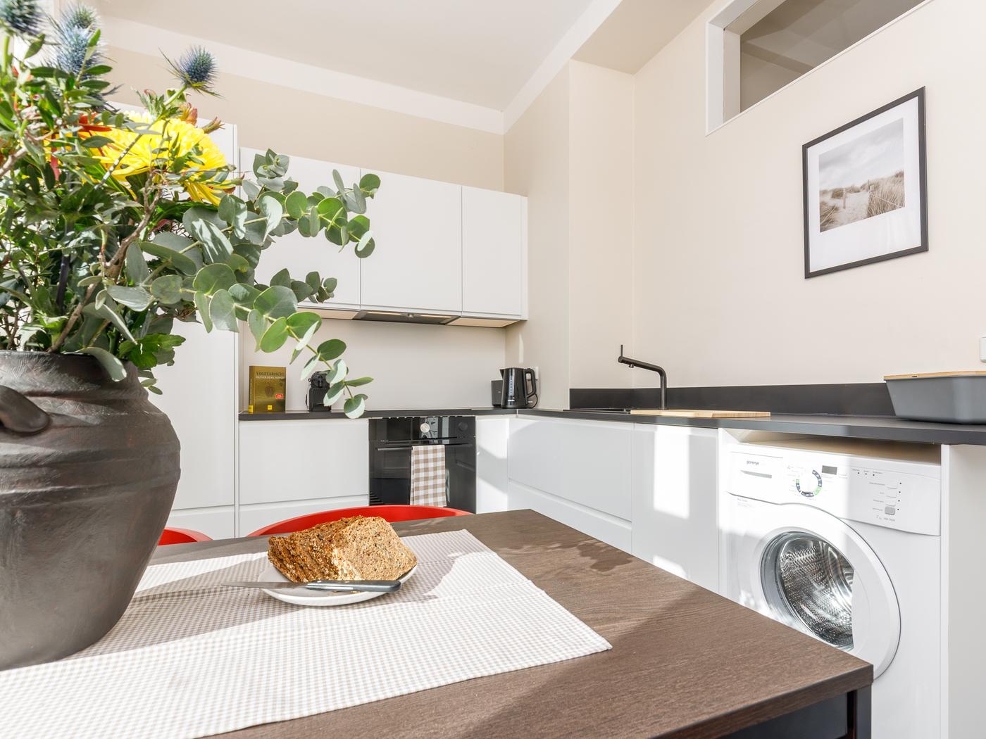 Moderne Einbauküche mit Vollausstattung  Moderne Einbauküche mit Vollausstattung