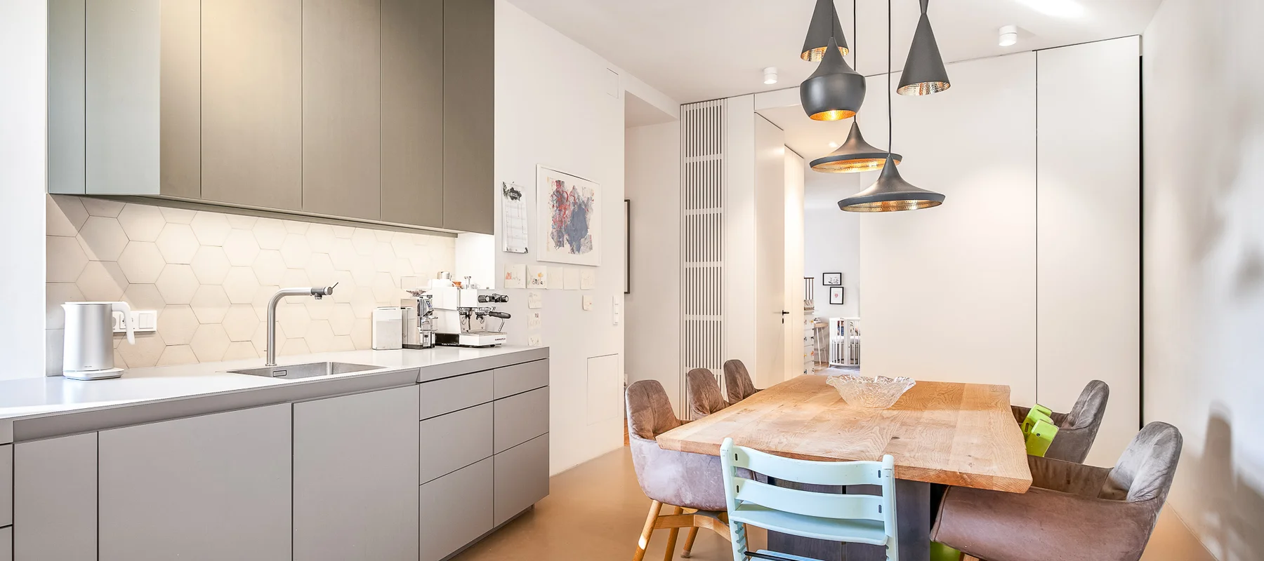 Charmanter Altbau im Bötzowviertel: Stilvolle Wohnung mit Balkon, hochwertigem Design & viel Platz für die Familie