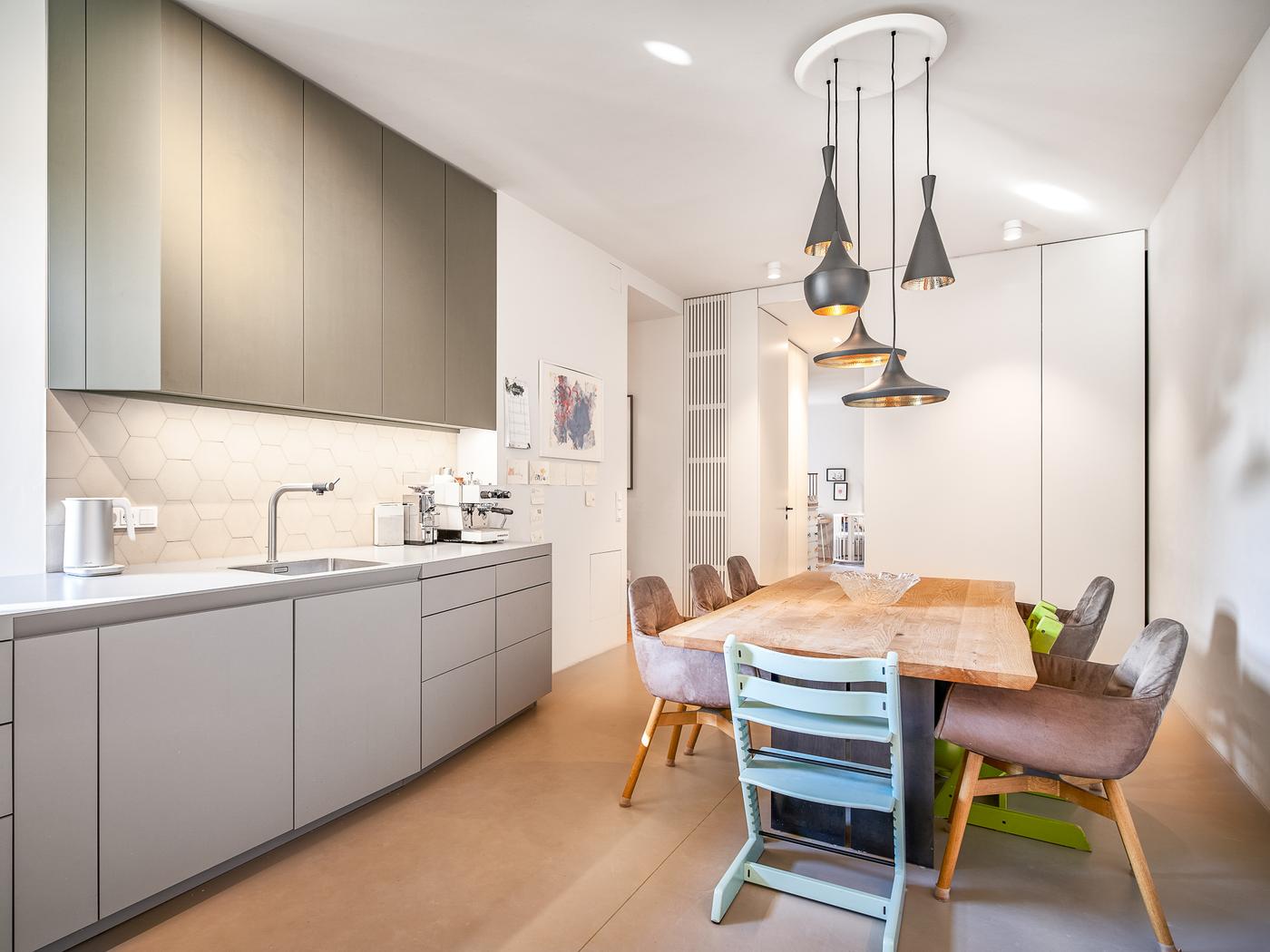 Charmanter Altbau im Bötzowviertel: Stilvolle Wohnung mit Balkon, hochwertigem Design & viel Platz für die Familie