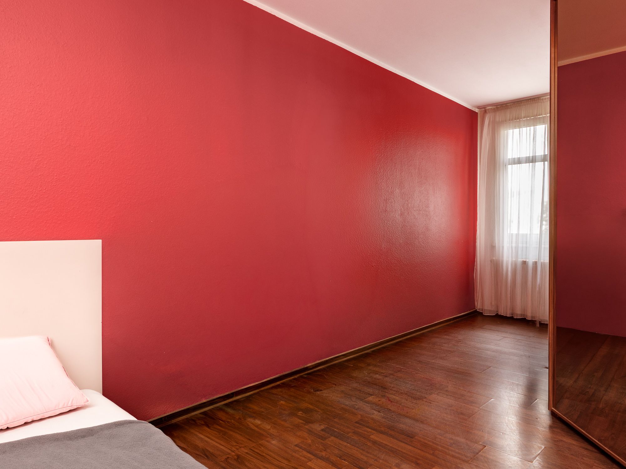 Bedroom with room for walk-in wardrobe 