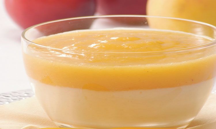 Papilla de yogur, cereal para bebés y frutas