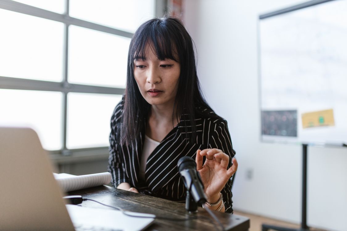 How to Turn a Webinar Script Into a Presentation
