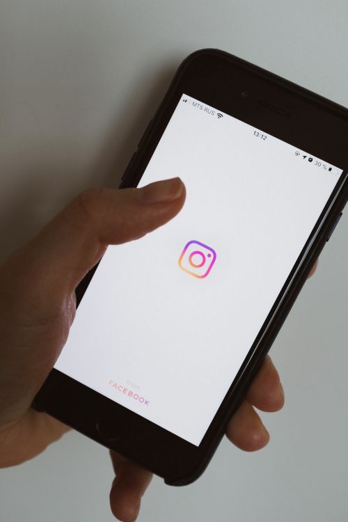 Instagram Carousel Size Guide 2026: Best Dimensions, Ratios, and Layout Tips