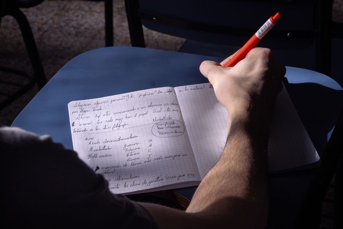 How to Turn Lecture Notes Into a Presentation With AI