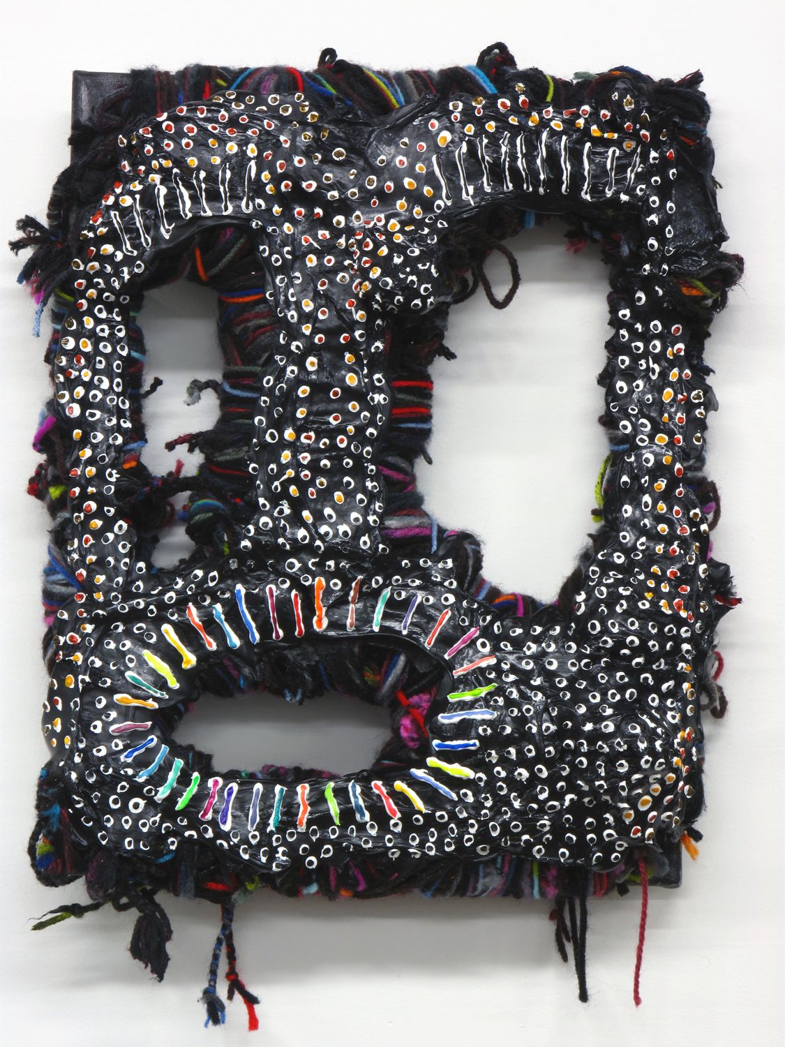 Jacin Giordano, Mask for hunting rainbows (dot face), 2013, yarn and acrylic on canvas, 16 7/8 x 11 3/8 in. (43 x 29 cm), Sultana, Paris
