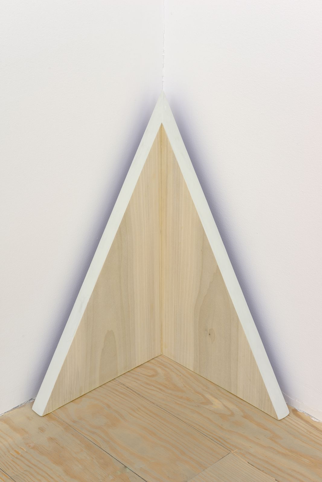 Gordon Hall, Set (V), 2014, acrylic and pigmented joint compound on wood, 18 3⁄4 × 20 × 1 1⁄4 in.