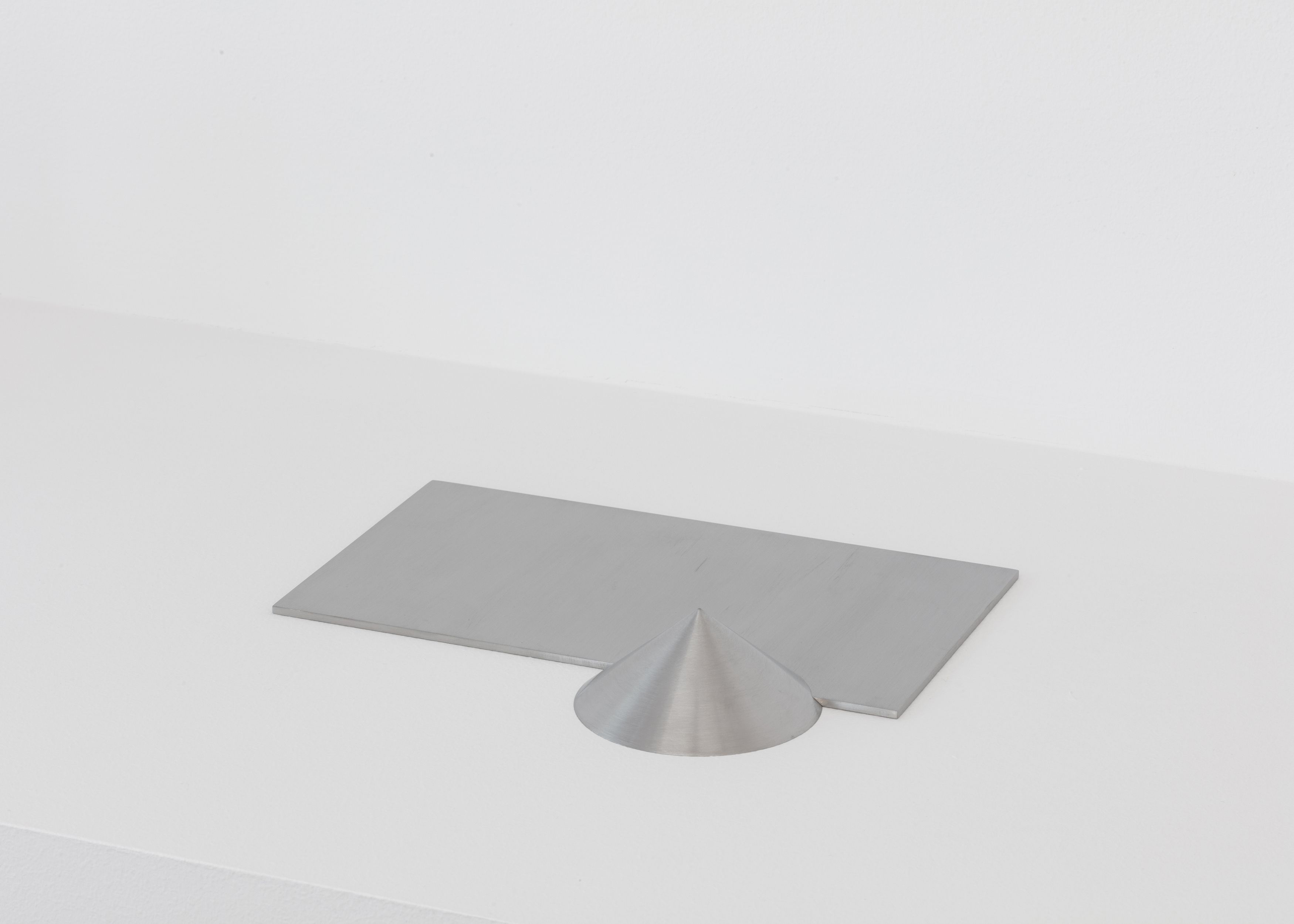 Stephen Lichty, Form 4, 2021, stainless steel, 1 x 7 x 5 1/2 in. (2.54 x 17.78 x 13.97 cm)
