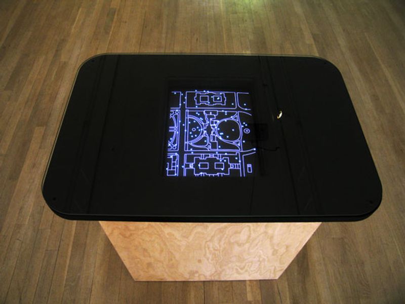 Michael Bell-Smith, Birds Over the White House, 2006, custom software, computer, wood, glass, 28 x 32 x 22 in. (71 x 81.6 x 56.1 cm.) edition of 3 with 2 AP, MBS_FP789